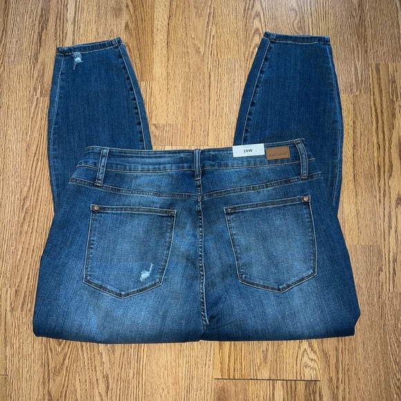 Judy Blue Jeans - Picture 5 of 5